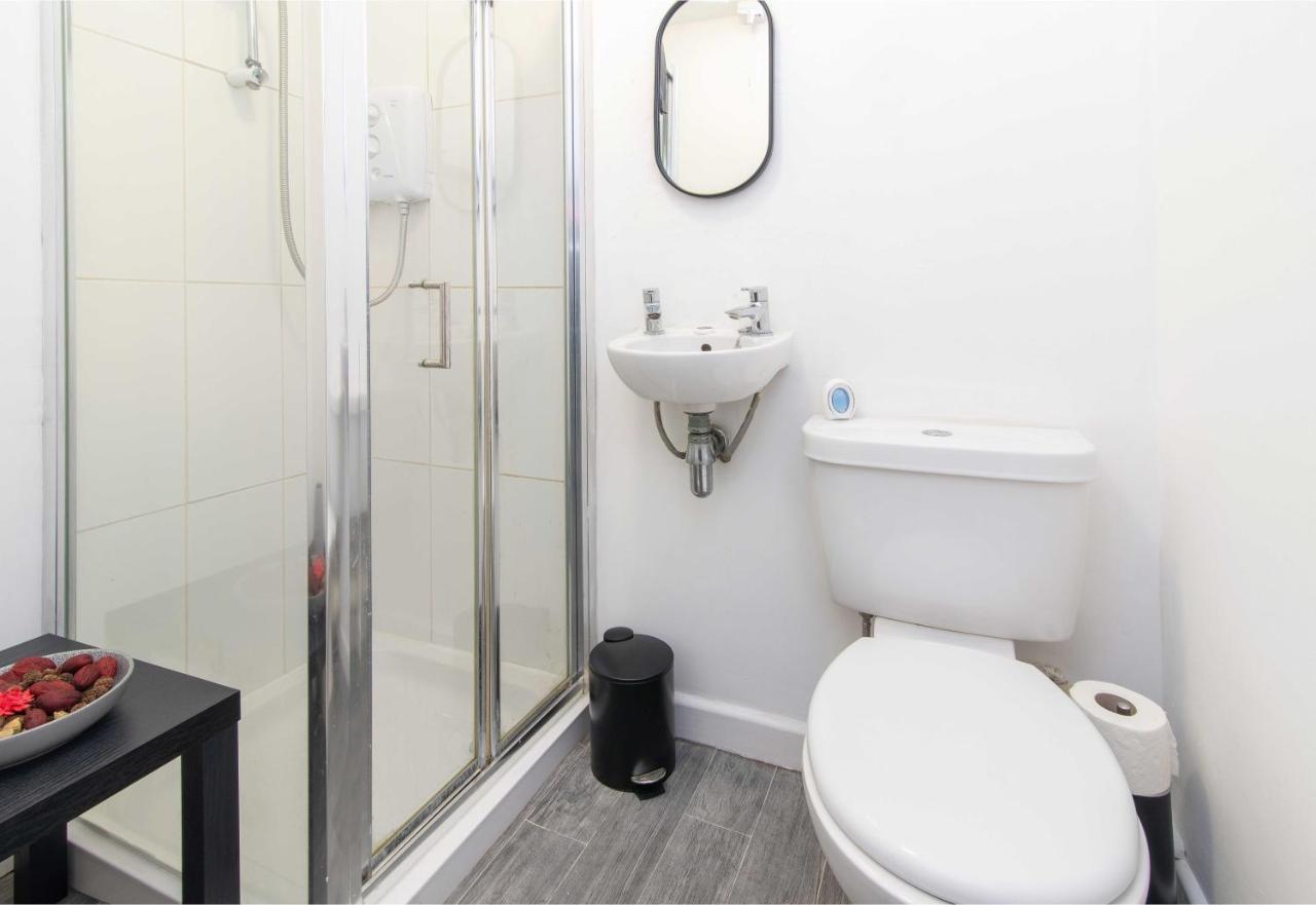 Stylish & Central 2 Bedroom Apartment - Fast Wifi كاسل دونينغتون المظهر الخارجي الصورة